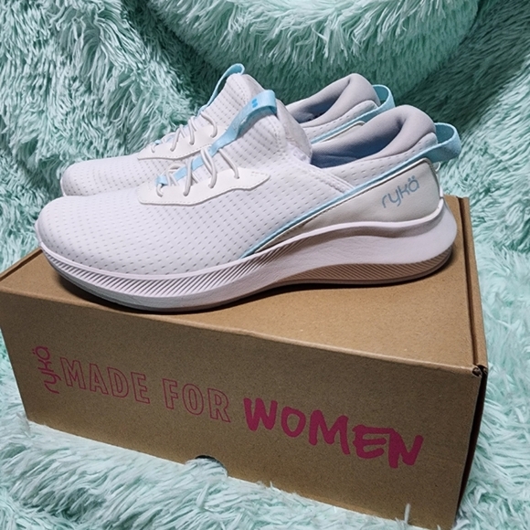 Ryka Slip On tennis shoes. - Picture 2 of 4